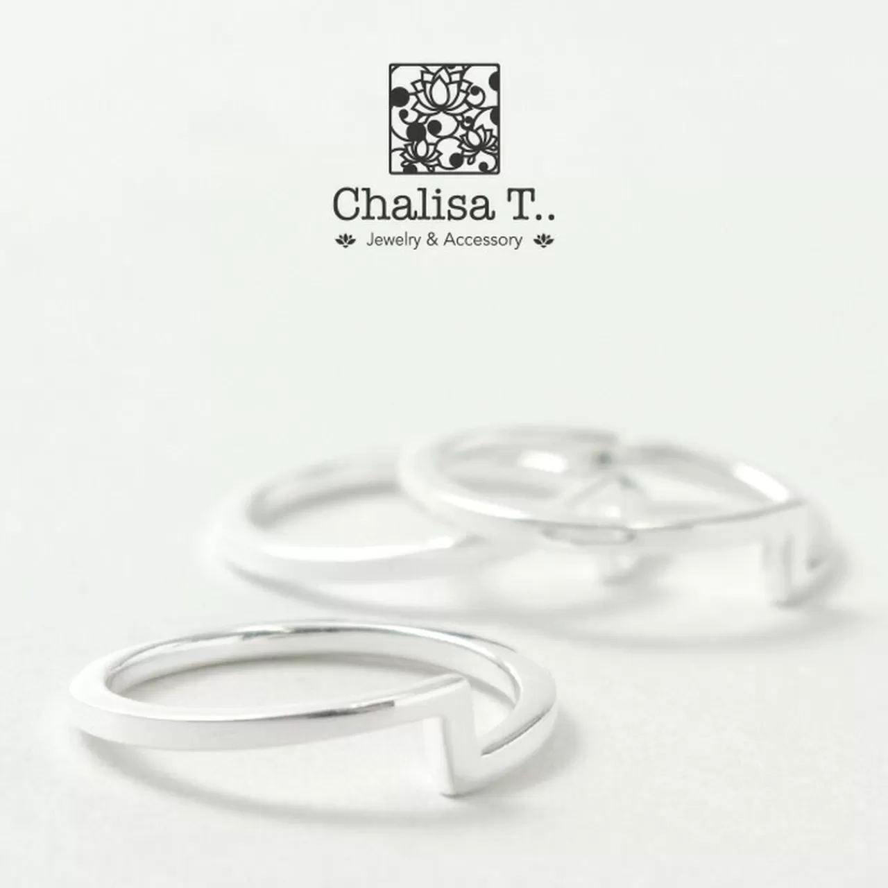 CHALISA T.. Ring>Extra Fine Ring, High Polish Sander Silver