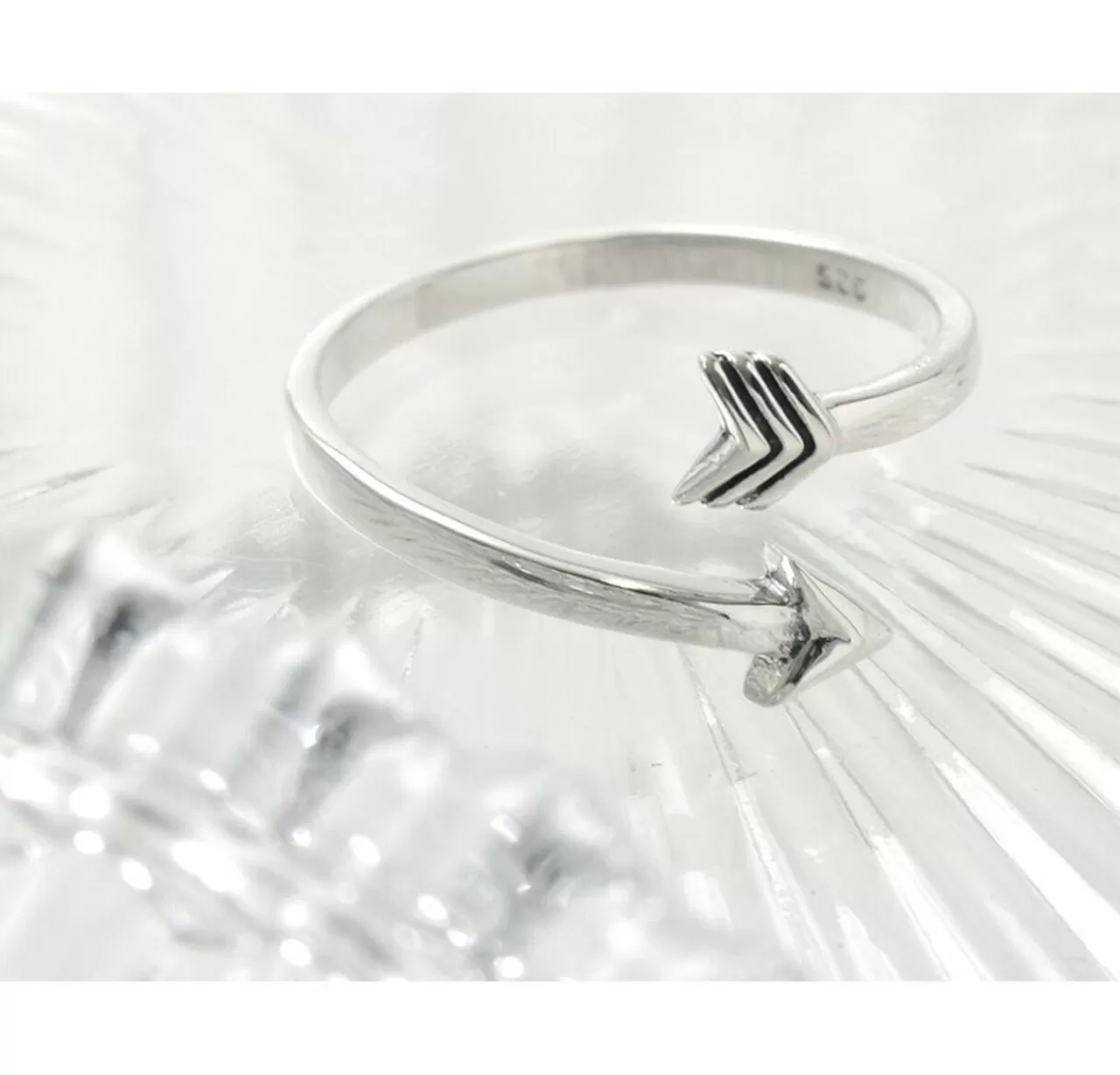 CHALISA T.. Ring>Extra Fine Ring-Arrow Silver